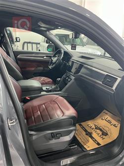 ڤۆڵکسواگن ئەتڵەس کرۆس سپۆرت